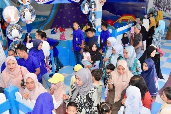 Acara peresmian wahana bermain anak d’NR Kids Station di Desa Naru Kecamatan Sape Kabupaten Bima beberapa hari lalu.