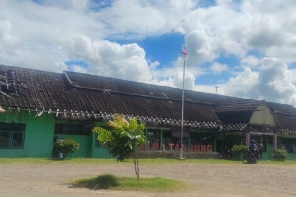 Kondisi bangunan SMAN 1 Tanjung yang belum diperbaiki pasca gempa di 2018. (Foto kicknews.today/Ist)