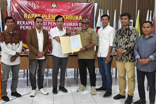 Rapat Pleno Terbuka Rekapitulasi PDPB Triwulan I Tahun 2026 di KPU Kabupaten Bima.
