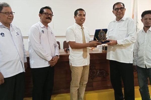 Direktur Pascasarjana Undiksa sambangi UNSWA Bima.