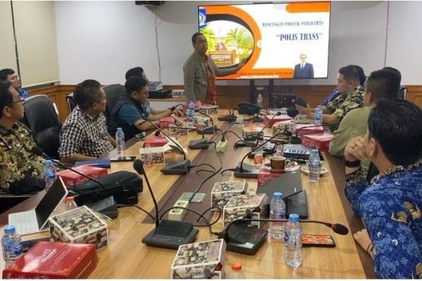 Pertemuan Disnakertrans NTB bersama Kementerian Desa dan Pembangunan Daerah Tertinggal membahas program magang, kerja, dan beasiswa bagi 2.140 calon peserta asal NTB ke Jepang di Jakarta, Kamis (17/9/2026). (Foto: Disnakertrans NTB)