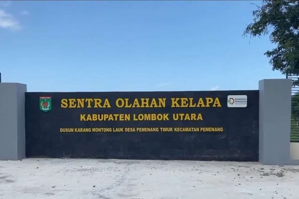 Gedung sentra kelapa KLU. (Foto kicknewa.today/Anggi)