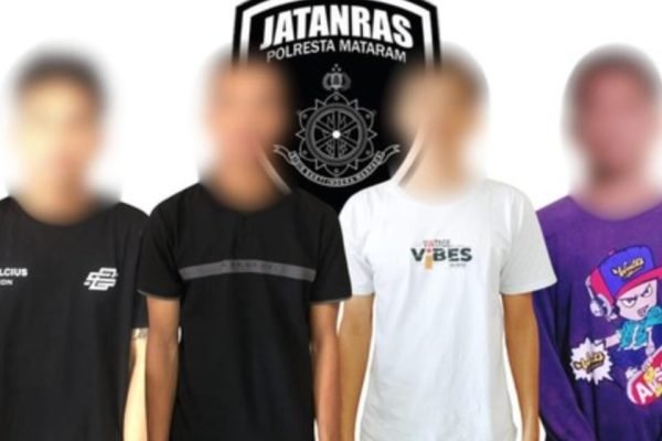 Empat orang yang diamankan Polresta Mataram terkait dugaan pengeroyokan terhadap Ketua KNPI Lombok Barat, Muhammad Taufik. Polisi masih mendalami peran masing-masing dalam peristiwa tersebut. (Foto: Dok. Polresta Mataram)